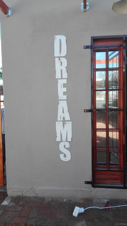 ホテル Dreams ボーフォート・ウェスト エクステリア 写真
